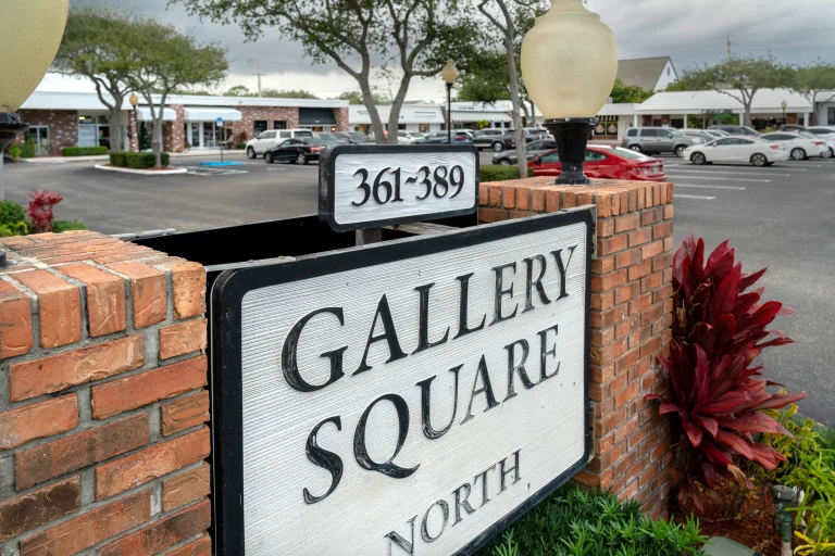 allery Square North – Shopping, Dining & Local Charm
